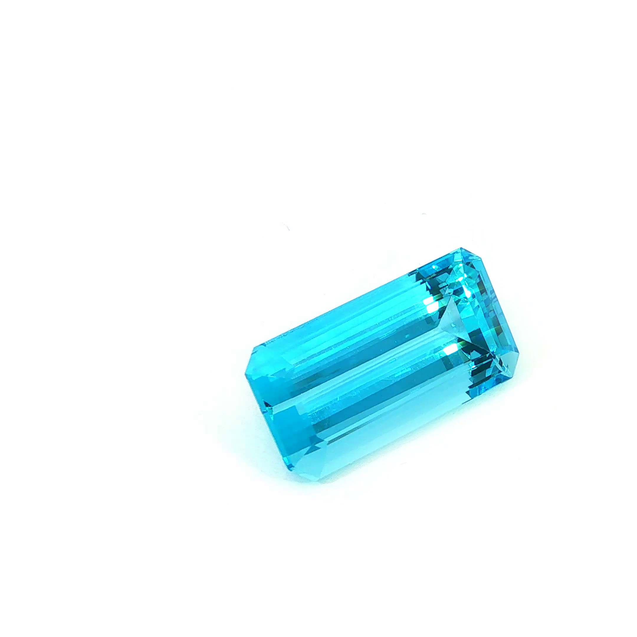 19,86ct Aquamarin Treppenschliff | Edelstein Aquamarine