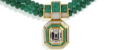 Diamanten im Smaragdschliff ca 2,25 ct mit Smaragdkugelkette  + Goldenen Emailschmuckornamenten und zweiter Gold Anhängern, für Vergrösserung bitte hier klicken!
