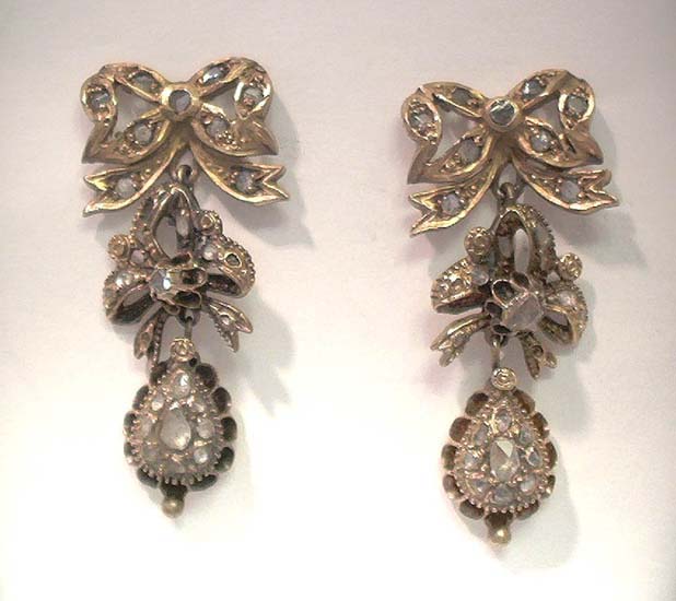 Antike Juwelengarnitur mit Diamantrosen in Silber und Gold