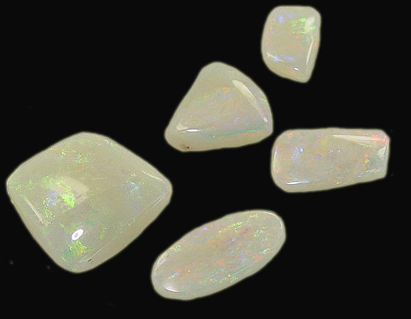 5 Opale weiss 17,67ct
