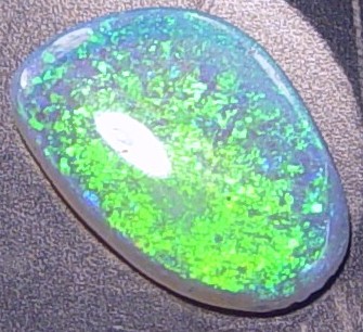 Opal schwarz /grünblau 2ct 
