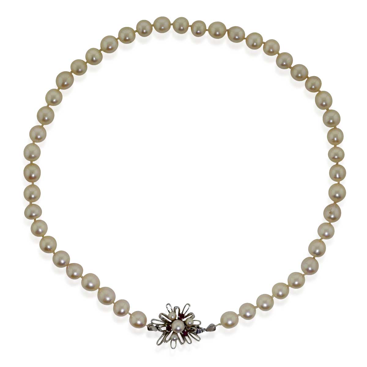 Perlenkette mit Perlen- und Rubin besetzter Schließe aus 14 kt Weißgold