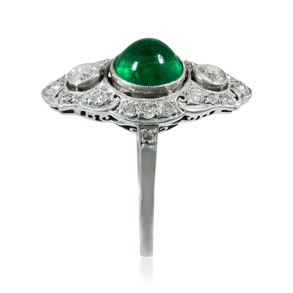 Marquise-Smaragd-Diamant Weissgoldring, 14 kt mit 1,22ct Smaragdcabochon und 0,50ct Diamanten